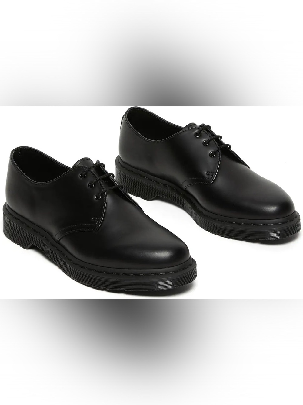 Dr. Martens classic Water-Repellent Leather Oxford smooth black unisex W 9 M 8